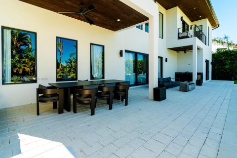 Casa en venta en Plantation, Florida, 5 dormitorios, 384.8 m2 № 2082506 - foto 17