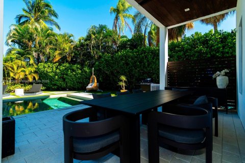 Casa en venta en Plantation, Florida, 5 dormitorios, 384.8 m2 № 2082506 - foto 16