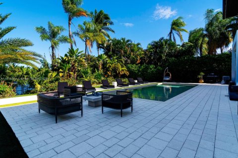 Casa en venta en Plantation, Florida, 5 dormitorios, 384.8 m2 № 2082506 - foto 8