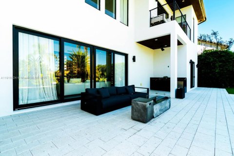 Casa en venta en Plantation, Florida, 5 dormitorios, 384.8 m2 № 2082506 - foto 18