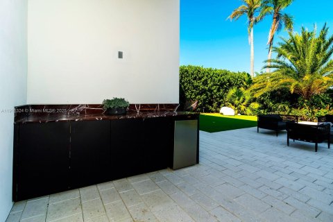 Casa en venta en Plantation, Florida, 5 dormitorios, 384.8 m2 № 2082506 - foto 15