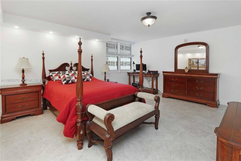 Condominio en venta en Hallandale Beach, Florida, 3 dormitorios, 172.43 m2 № 2011059 - foto 30
