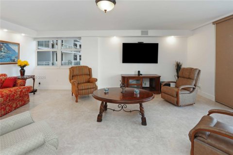 Condominio en venta en Hallandale Beach, Florida, 3 dormitorios, 172.43 m2 № 2011059 - foto 9