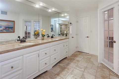 Condominio en venta en Hallandale Beach, Florida, 3 dormitorios, 172.43 m2 № 2011059 - foto 29
