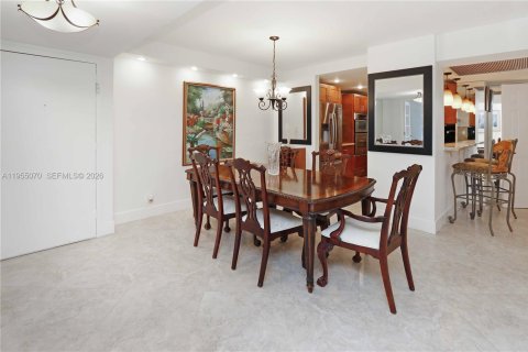 Condominio en venta en Hallandale Beach, Florida, 3 dormitorios, 172.43 m2 № 2011059 - foto 10