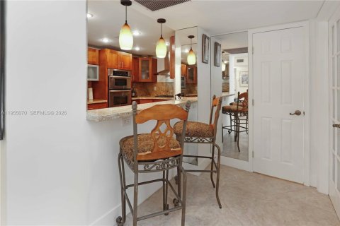 Condominio en venta en Hallandale Beach, Florida, 3 dormitorios, 172.43 m2 № 2011059 - foto 19