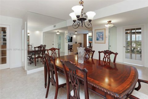 Condominio en venta en Hallandale Beach, Florida, 3 dormitorios, 172.43 m2 № 2011059 - foto 13