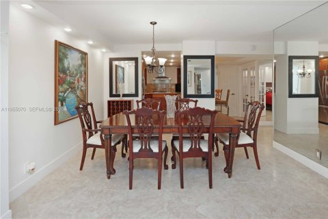 Condominio en venta en Hallandale Beach, Florida, 3 dormitorios, 172.43 m2 № 2011059 - foto 11