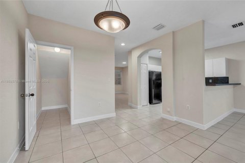 Townhouse in Homestead, Florida 3 bedrooms, 160.91 sq.m. № 1887942 - photo 16