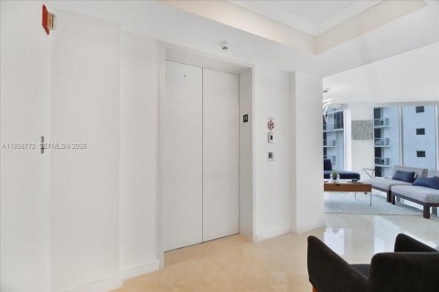 Condo in Sunny Isles Beach, Florida, 2 bedrooms № 2088550 - photo 6