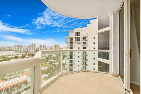 Condo in Sunny Isles Beach, Florida, 2 bedrooms № 2088550 - photo 30