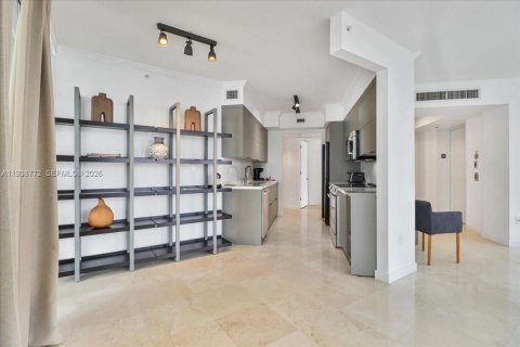 Condo in Sunny Isles Beach, Florida, 2 bedrooms № 2088550 - photo 13