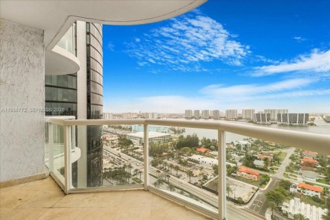 Condo in Sunny Isles Beach, Florida, 2 bedrooms № 2088550 - photo 29