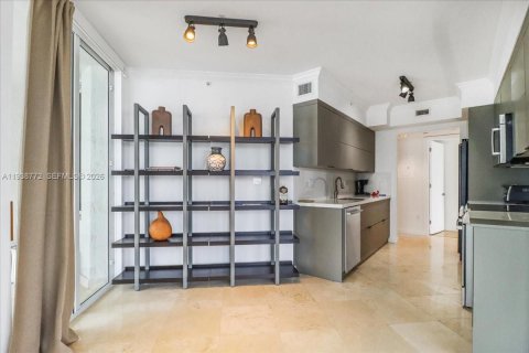 Condo in Sunny Isles Beach, Florida, 2 bedrooms № 2088550 - photo 14