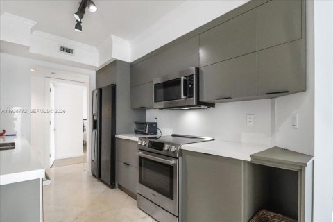 Condo in Sunny Isles Beach, Florida, 2 bedrooms № 2088550 - photo 16