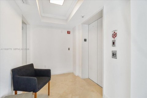 Condo in Sunny Isles Beach, Florida, 2 bedrooms № 2088550 - photo 7