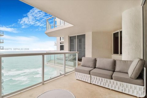 Condo in Sunny Isles Beach, Florida, 2 bedrooms № 2088550 - photo 19