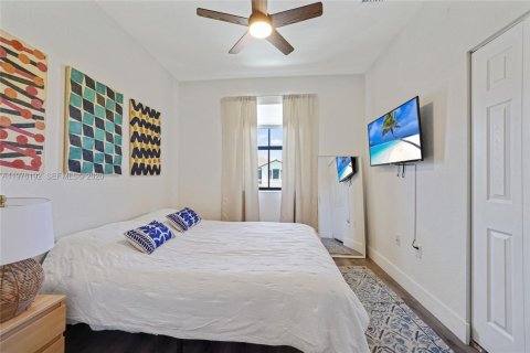 Adosado en venta en Hialeah, Florida, 3 dormitorios, 131.18 m2 № 2040484 - foto 26
