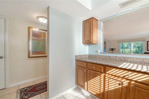 Copropriété à vendre à Sarasota, Floride: 2 chambres, 80.36 m2 № 1634647 - photo 5