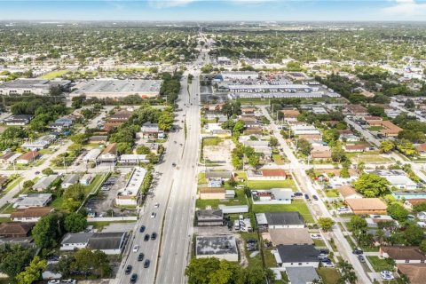 Commercial property in Hollywood, Florida № 1945368 - photo 10