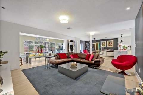 House in Orlando, Florida 3 bedrooms, 228.54 sq.m. № 1577193 - photo 7