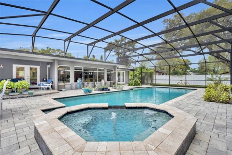 House in Orlando, Florida 3 bedrooms, 228.54 sq.m. № 1577193 - photo 2