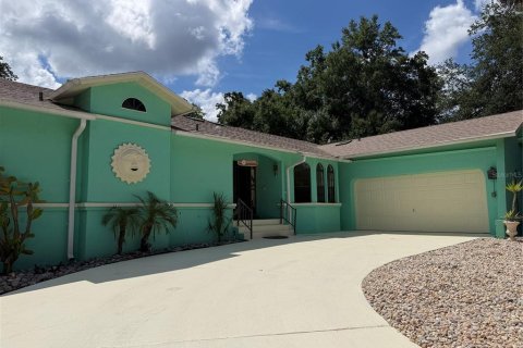 House in Homosassa, Florida 3 bedrooms, 192.03 sq.m. № 2200694