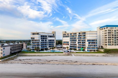 Copropriété à vendre à New Smyrna Beach, Floride: 3 chambres, 148.74 m2 № 2399312 - photo 2