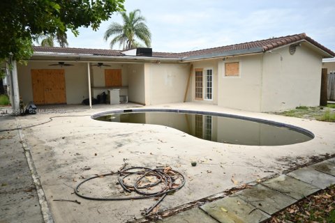Casa en venta en Hollywood, Florida, 5 dormitorios, 168.52 m2 № 2183615 - foto 3
