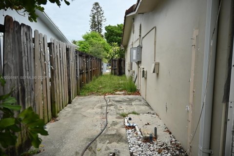 Casa en venta en Hollywood, Florida, 5 dormitorios, 168.52 m2 № 2183615 - foto 6