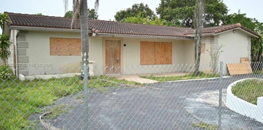Casa en Hollywood, Florida 5 dormitorios, 168.52 m2 № 2183615