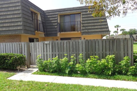 Townhouse in West Palm Beach, Florida 2 bedrooms, 114.83 sq.m. № 2086549