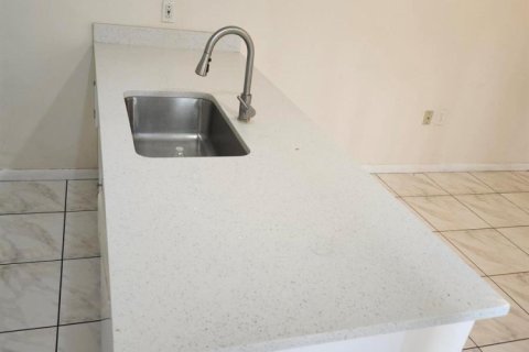 Townhouse in West Palm Beach, Florida 2 bedrooms, 114.83 sq.m. № 2086549 - photo 4