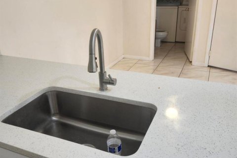 Townhouse in West Palm Beach, Florida 2 bedrooms, 114.83 sq.m. № 2086549 - photo 12