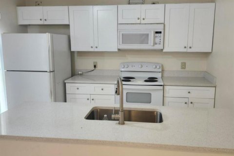 Townhouse in West Palm Beach, Florida 2 bedrooms, 114.83 sq.m. № 2086549 - photo 3