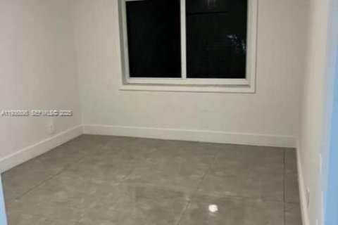 Condo in Bay Harbor Islands, Florida, 2 bedrooms  № 1994808 - photo 5