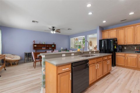House in Winter Garden, Florida 3 bedrooms, 219.71 sq.m. № 1736438 - photo 19