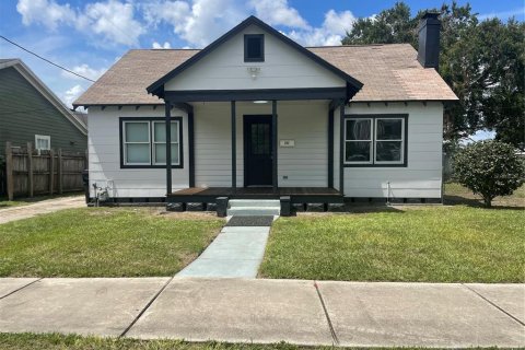 House in Orlando, Florida 2 bedrooms, 116.87 sq.m. № 1909477 - photo 1