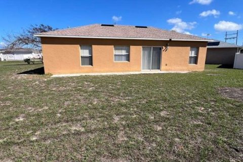 Villa ou maison à louer à Kissimmee, Floride: 3 chambres, 115.38 m2 № 2103931 - photo 2