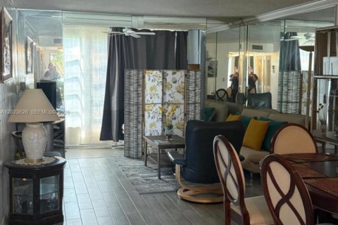 Купить кондоминиум в Санрайз, Флорида 1 спальня, 69.68м2, № 2253639 - фото 2