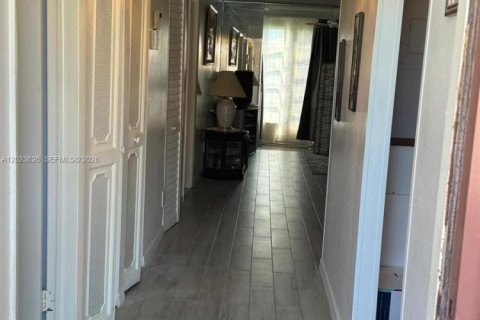 Купить кондоминиум в Санрайз, Флорида 1 спальня, 69.68м2, № 2253639 - фото 18