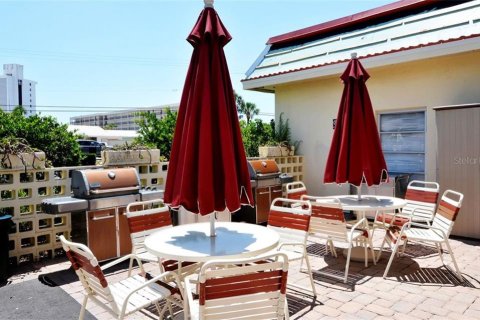 Condo in Sarasota, Florida, 2 bedrooms  № 213465 - photo 25
