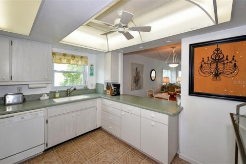 Condo in Sarasota, Florida, 2 bedrooms  № 213465 - photo 5