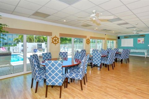 Condo in Sarasota, Florida, 2 bedrooms  № 213465 - photo 27