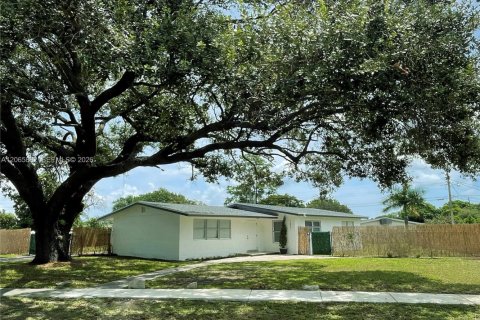 Villa ou maison à louer à Fort Lauderdale, Floride: 3 chambres, 116.31 m2 № 2286774 - photo 4