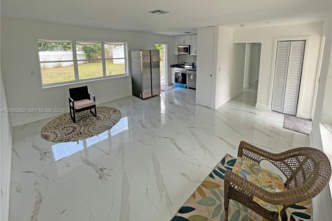 Villa ou maison à louer à Fort Lauderdale, Floride: 3 chambres, 116.31 m2 № 2286774 - photo 19