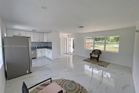 Villa ou maison à louer à Fort Lauderdale, Floride: 3 chambres, 116.31 m2 № 2286774 - photo 7