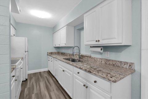 Casa en venta en Seminole, Florida, 3 dormitorios, 104.24 m2 № 2386598 - foto 9