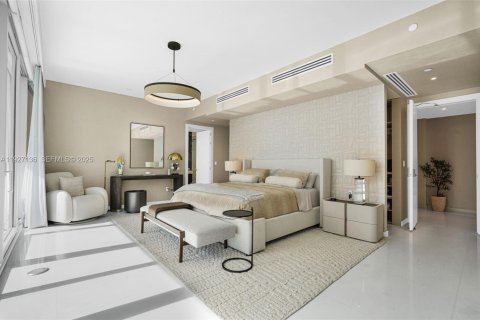 Снять в аренду квартиру в Майами, Флорида 3 спальни, 267.28м2, № 1986292 - фото 30