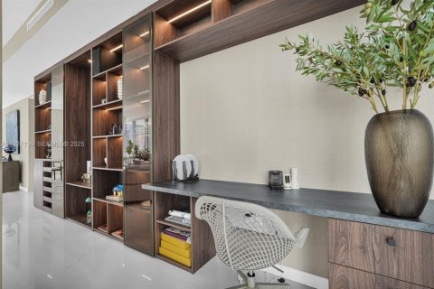 Снять в аренду квартиру в Майами, Флорида 3 спальни, 267.28м2, № 1986292 - фото 10